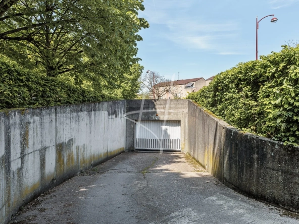 Grand garage double à Metz, rue de la Ronde – Opportunité à saisir