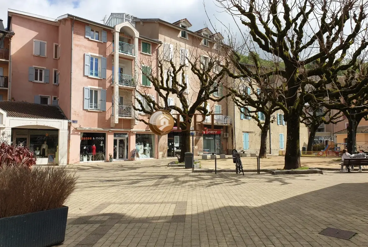 Location ou achat de droit au bail pour local commercial à Voiron 