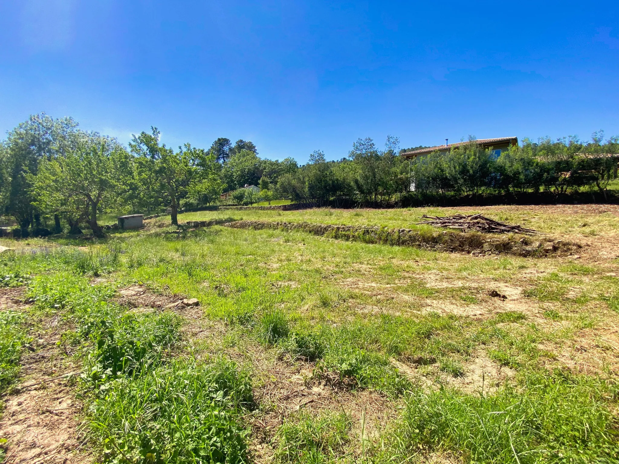Terrain constructible de 883 m² à MERCUER, proches d'AUBENAS 