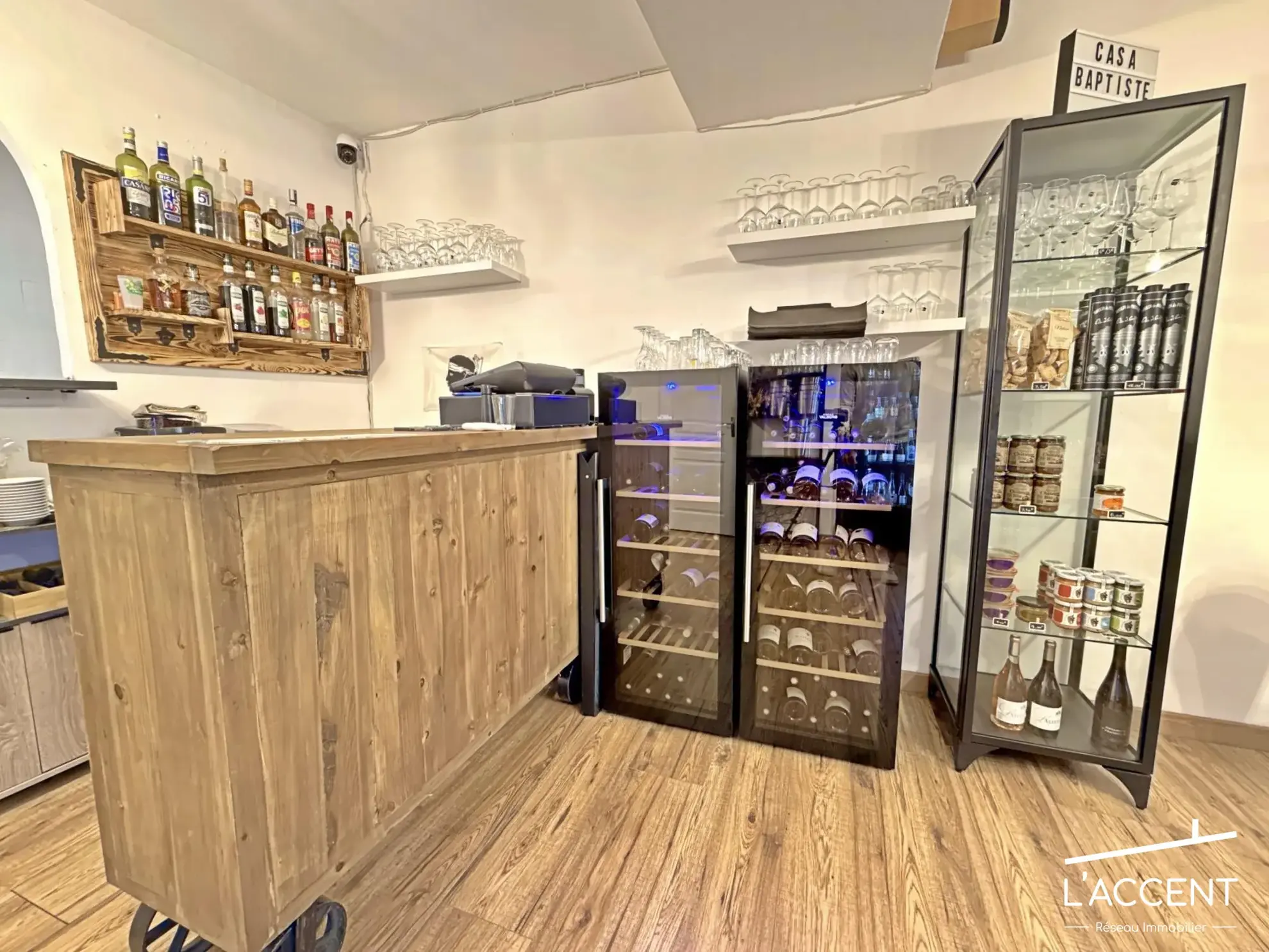 À vendre Fonds de commerce de restaurant à Nîmes, emplacement privilégié 