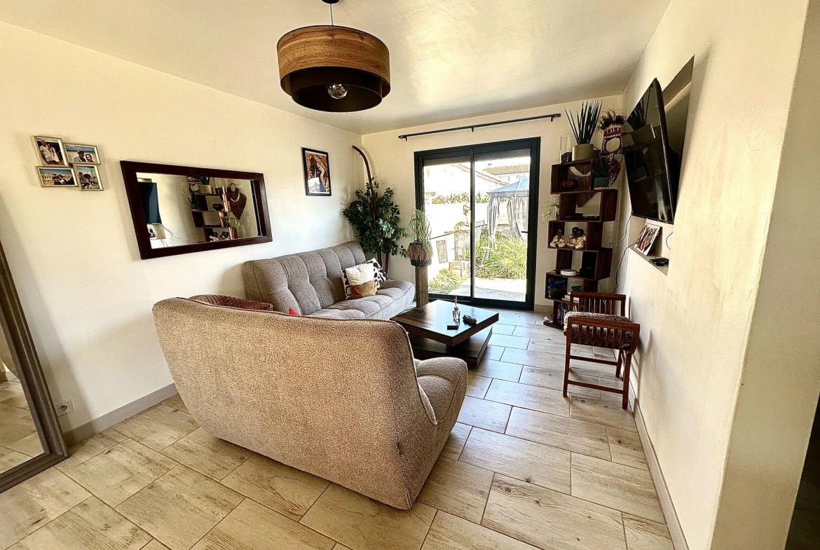 Maison rénovée de 86,73 m² avec jardins et garage à Grazaille, Carcassonne 