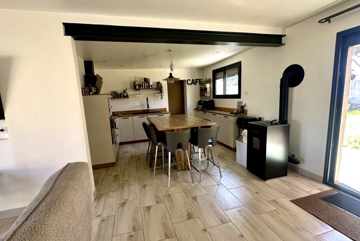 Maison rénovée de 86,73 m² avec jardins et garage à Grazaille, Carcassonne 
