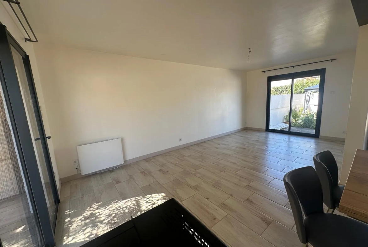 Maison rénovée de 86,73 m² avec jardins et garage à Grazaille, Carcassonne 