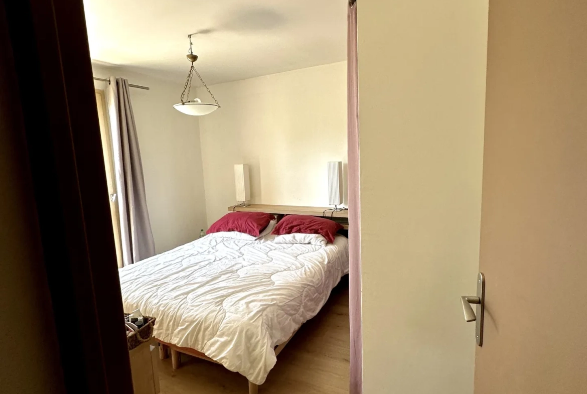 Maison rénovée de 86,73 m² avec jardins et garage à Grazaille, Carcassonne 