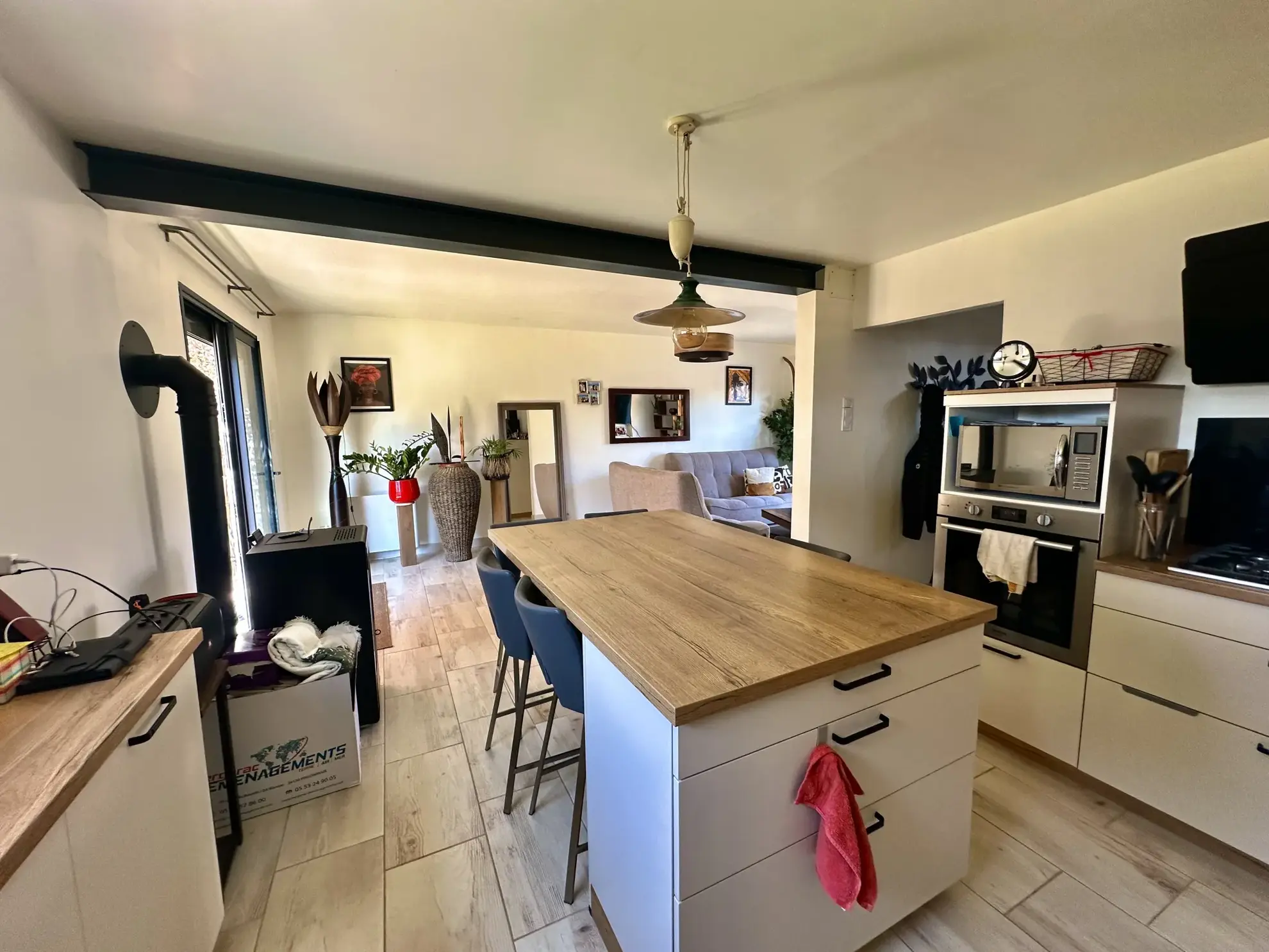 Maison rénovée de 86,73 m² avec jardins et garage à Grazaille, Carcassonne 