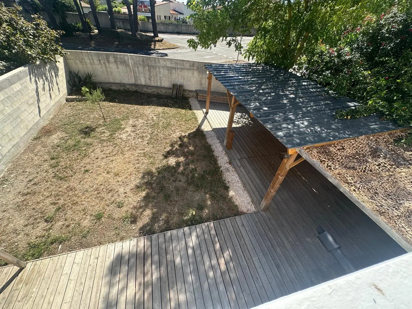 Maison rénovée de 86,73 m² avec jardins et garage à Grazaille, Carcassonne 