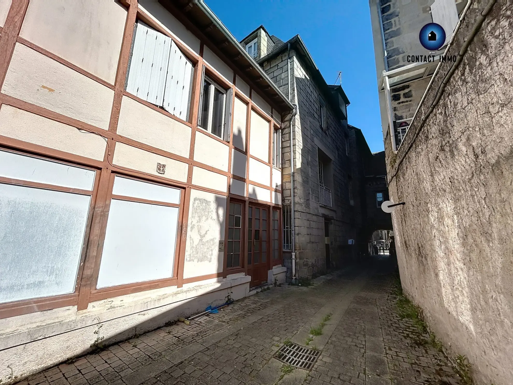 Studio à vendre à Brive-la-Gaillarde, idéal investisseur, à rénover dans le centre-ville 