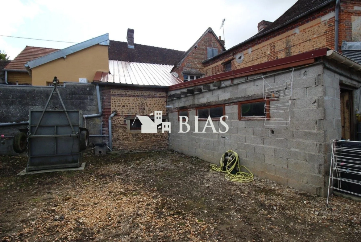 extérieur Maison à rénover à Rugles — Opportunité d'investissement rare 