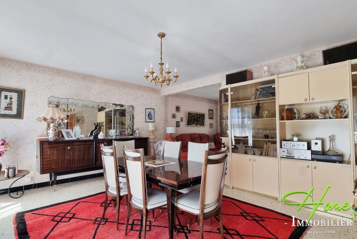 Maison à vendre à Fussy, proche Bourges, 3 chambres, terrasse, sous-sol complet 