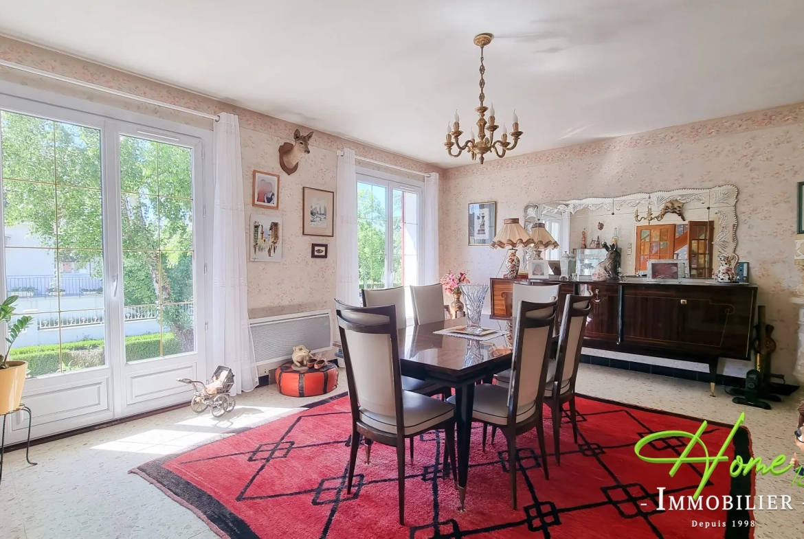 Maison à vendre à Fussy, proche Bourges, 3 chambres, terrasse, sous-sol complet 