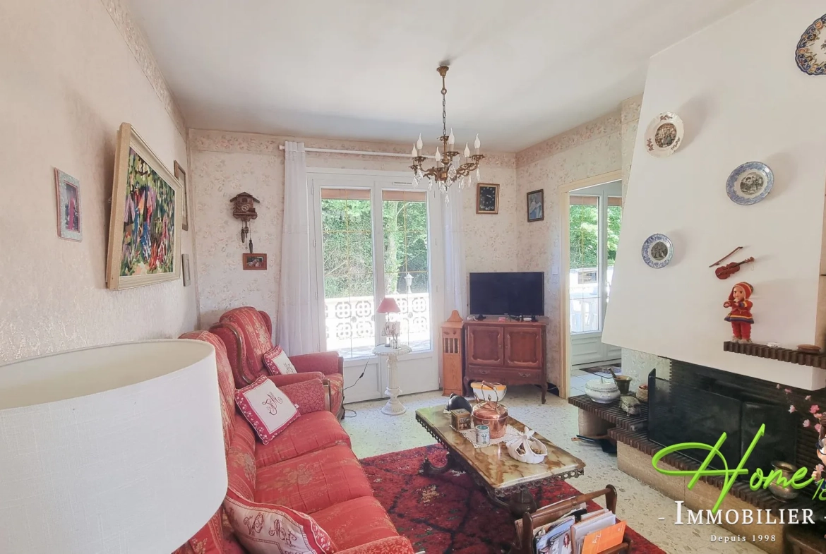 Maison à vendre à Fussy, proche Bourges, 3 chambres, terrasse, sous-sol complet 