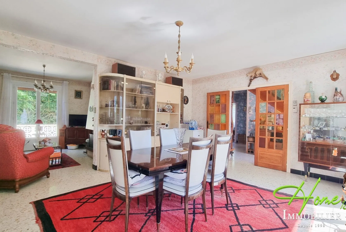 Maison à vendre à Fussy, proche Bourges, 3 chambres, terrasse, sous-sol complet 