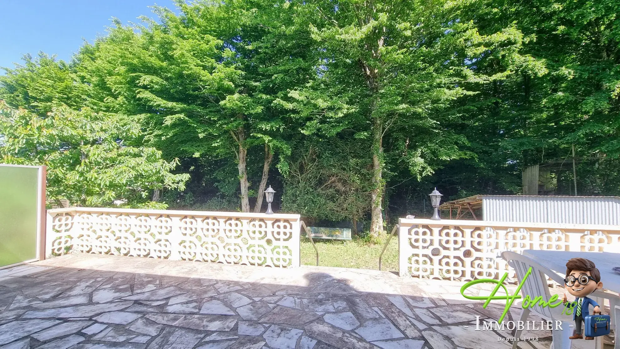 Maison à vendre à Fussy, proche Bourges, 3 chambres, terrasse, sous-sol complet 