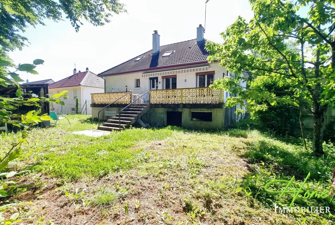 Maison à vendre à Fussy, proche Bourges, 3 chambres, terrasse, sous-sol complet 