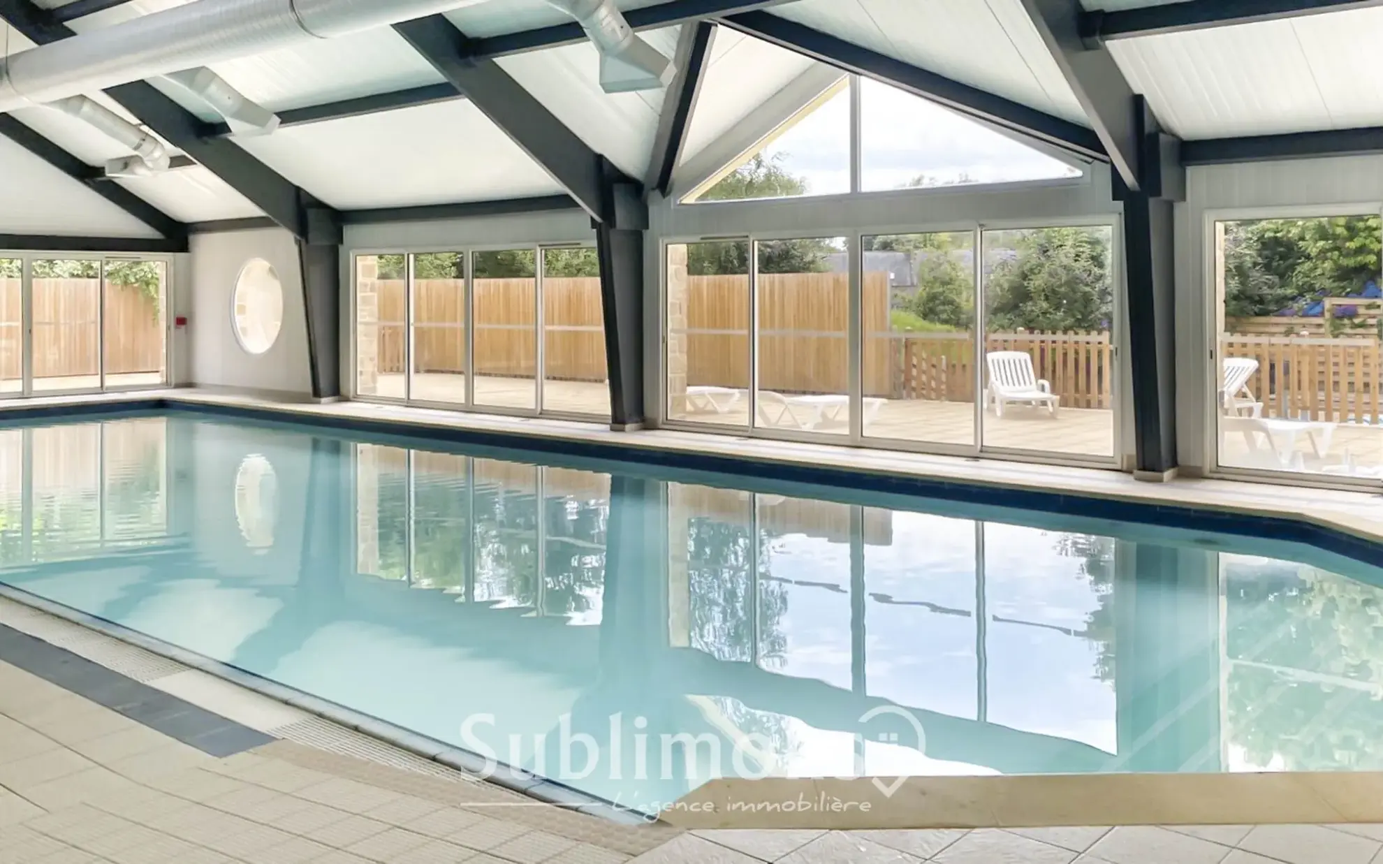 Chalet en bois 46 m² à Sulniac - Résidence sécurisée avec terrasse et piscine 