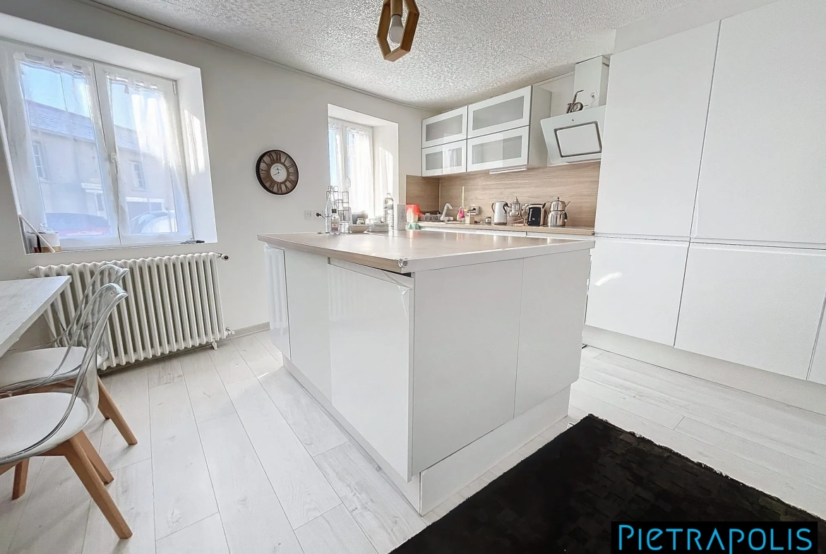 Maison rénovée avec 3 chambres et potentiel d'extension à Pietrapolis 
