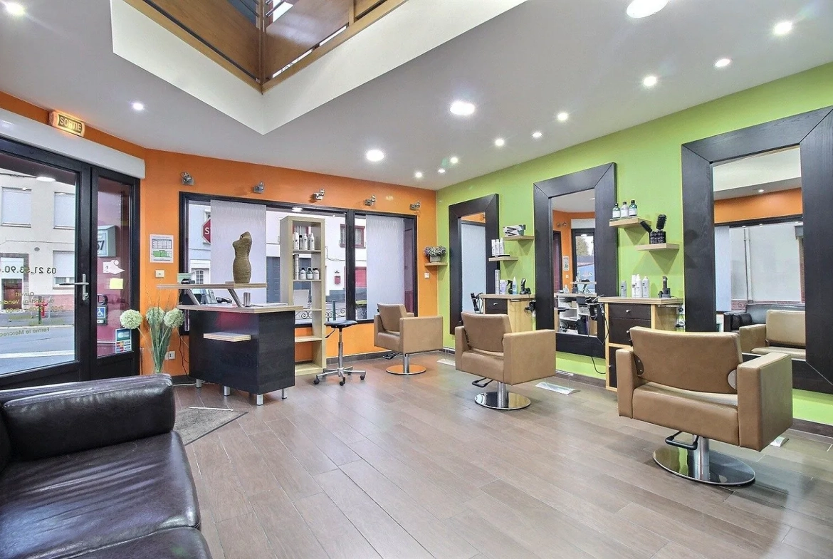 Immeuble à vendre à Lillers avec local commercial et duplex loué 