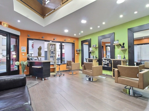 Immeuble à vendre à Lillers avec local commercial et duplex loué