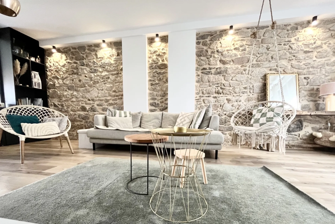 Maison rénovée de 113 m² avec jardin et garage à Cholet - Quartier Descartes 