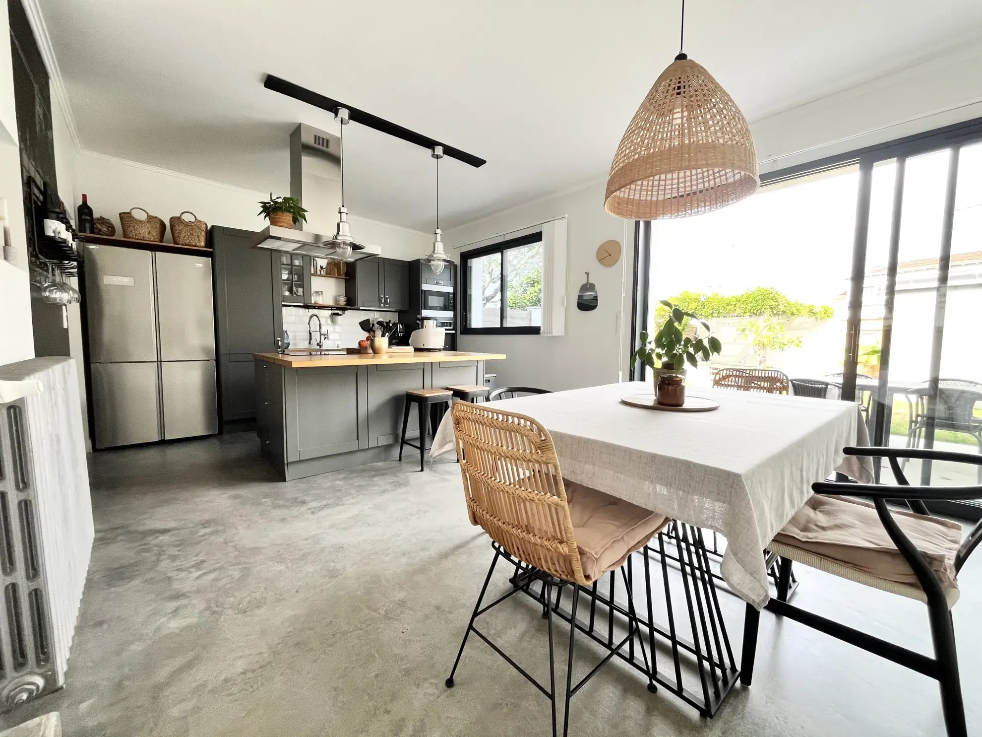 Maison rénovée de 113 m² avec jardin et garage à Cholet - Quartier Descartes 