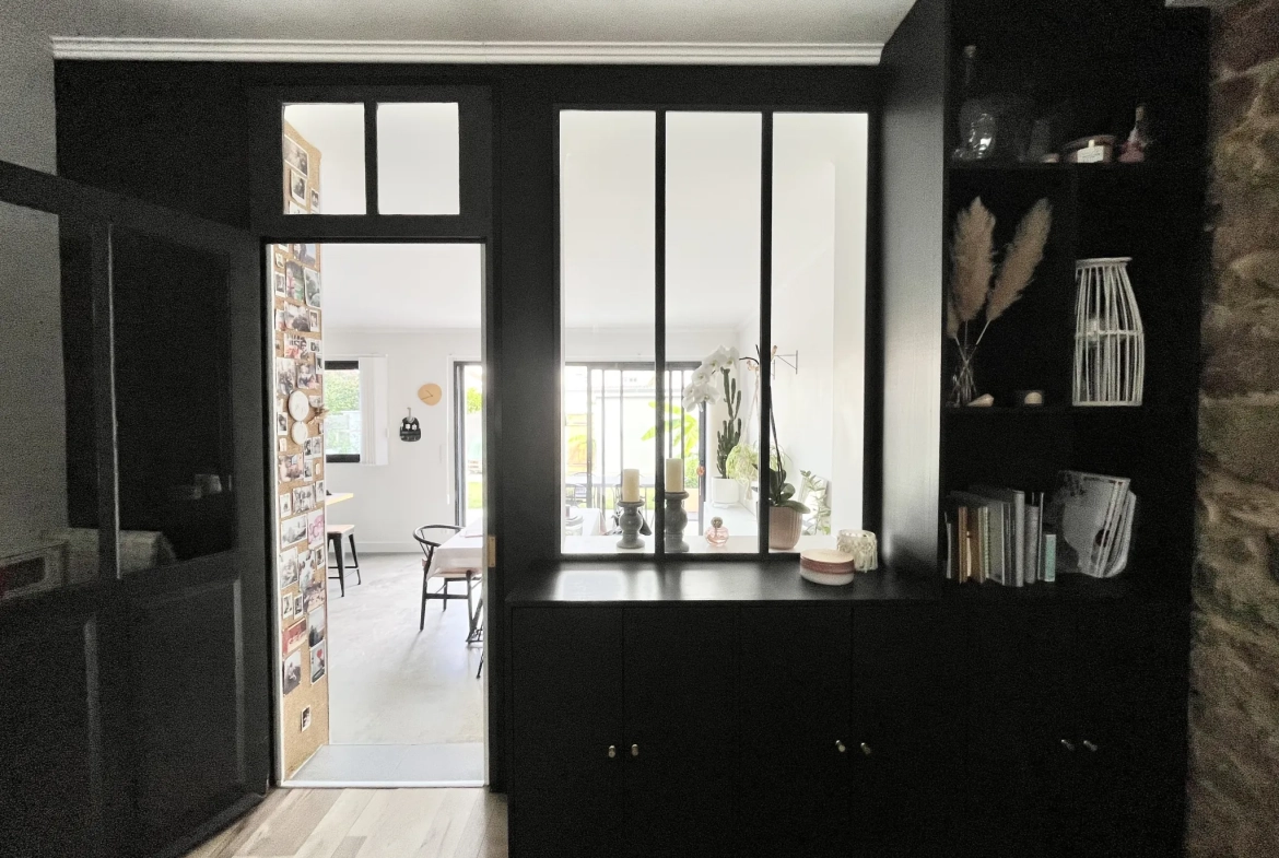 Maison rénovée de 113 m² avec jardin et garage à Cholet - Quartier Descartes 