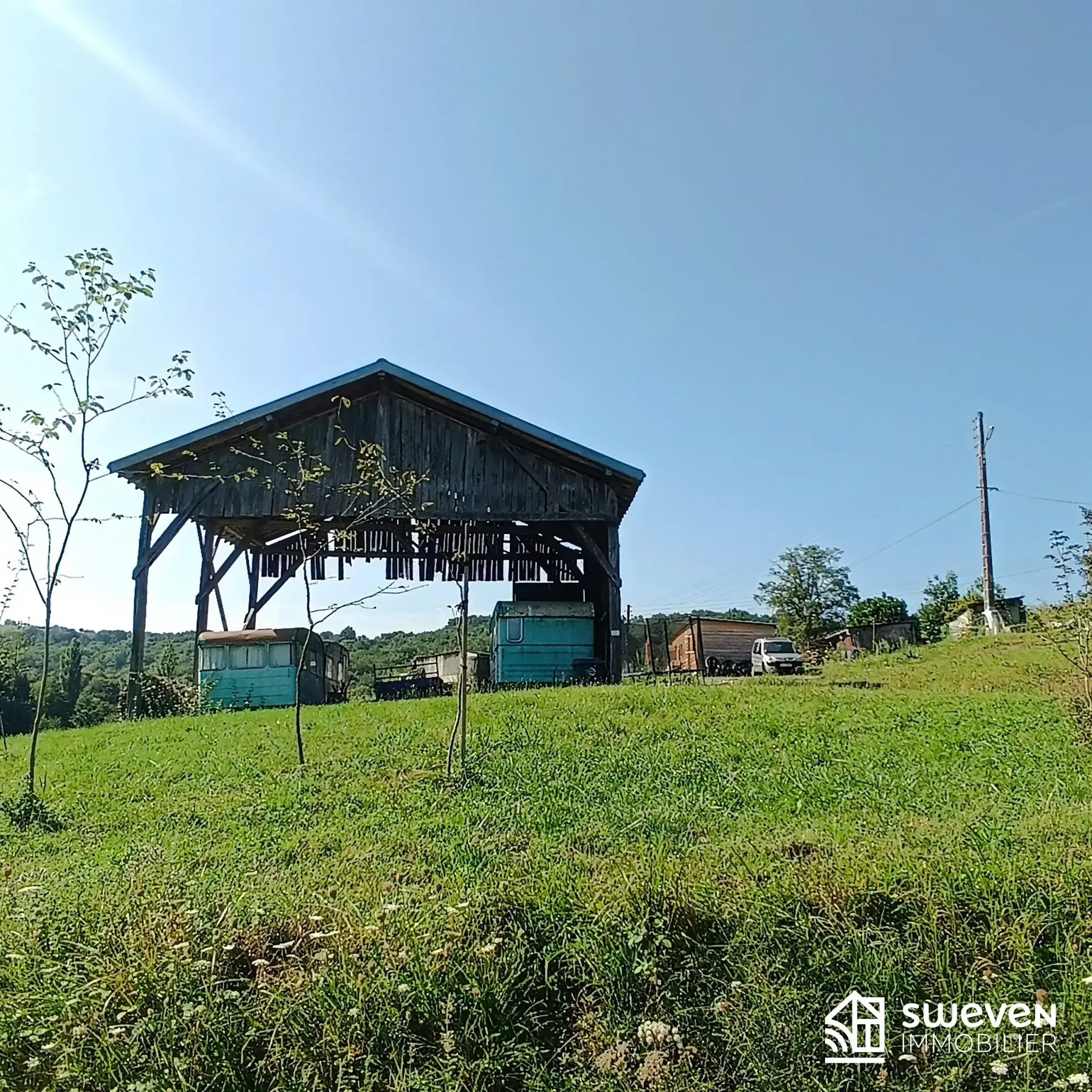 Maison avec dépendances et terrains à Sainte Croix Volvestre, idéal pour projet de rénovation ou vie en nature 