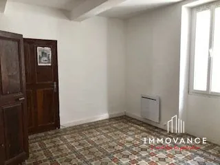 Maison de village en vente à Le Bousquet-d'Orb - Opportunité d'investissement 