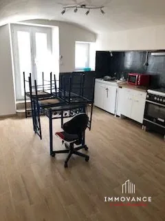 Maison de village en vente à Le Bousquet-d'Orb - Opportunité d'investissement 