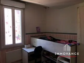 Maison de village en vente à Le Bousquet-d'Orb - Opportunité d'investissement 
