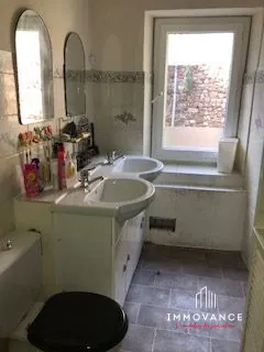 Maison de village en vente à Le Bousquet-d'Orb - Opportunité d'investissement 