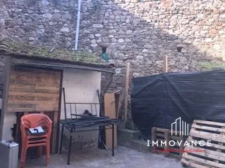 Maison de village en vente à Le Bousquet-d'Orb - Opportunité d'investissement 