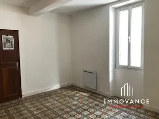 Maison de village en vente à Le Bousquet-d'Orb - Opportunité d'investissement 