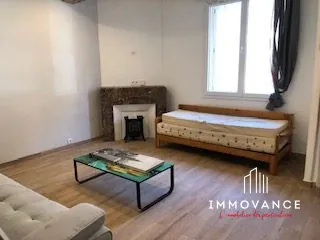 Maison de village en vente à Le Bousquet-d'Orb - Opportunité d'investissement 