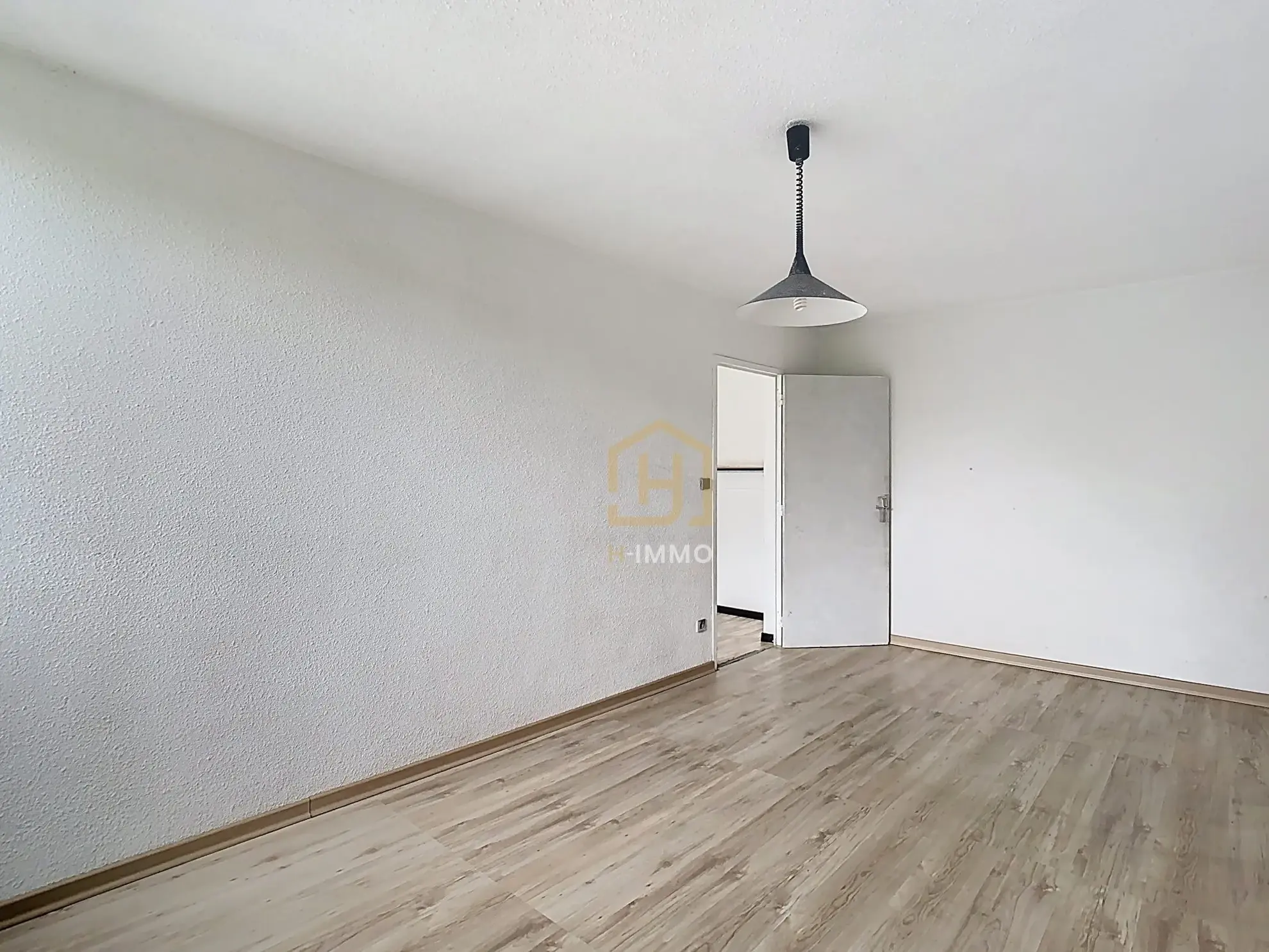 Appartement T4 Duplex à Grenoble - Prestations et Localisation Stratégiques 