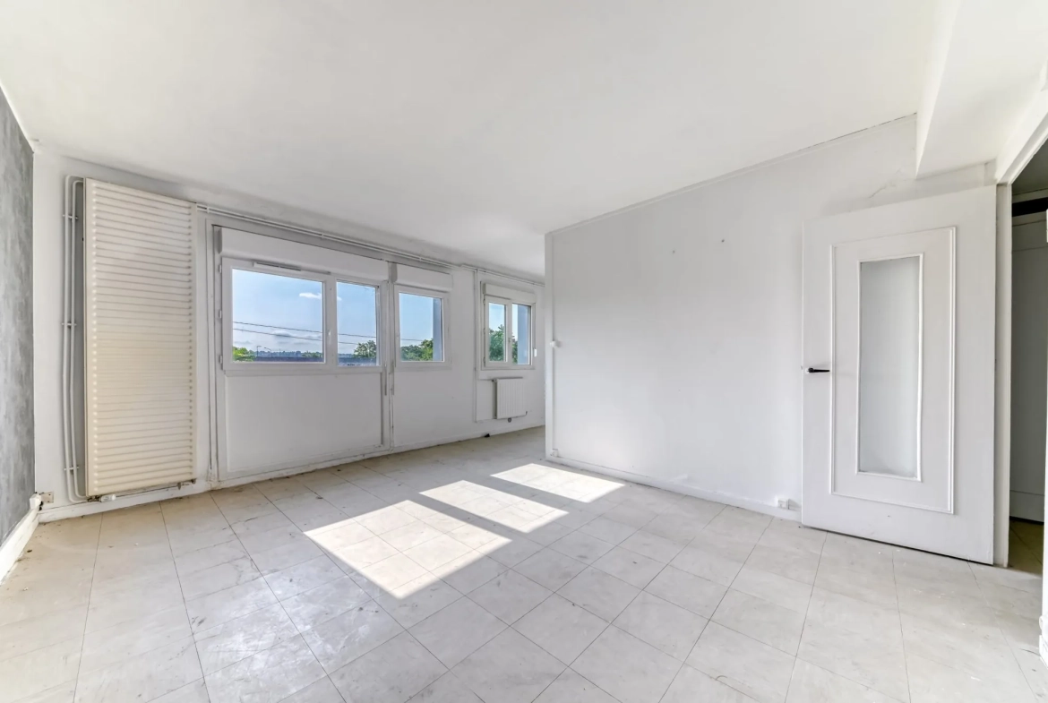 A vendre appartement T2 à Grigny, proche commodités, avec parking et faible consommation énergétique 