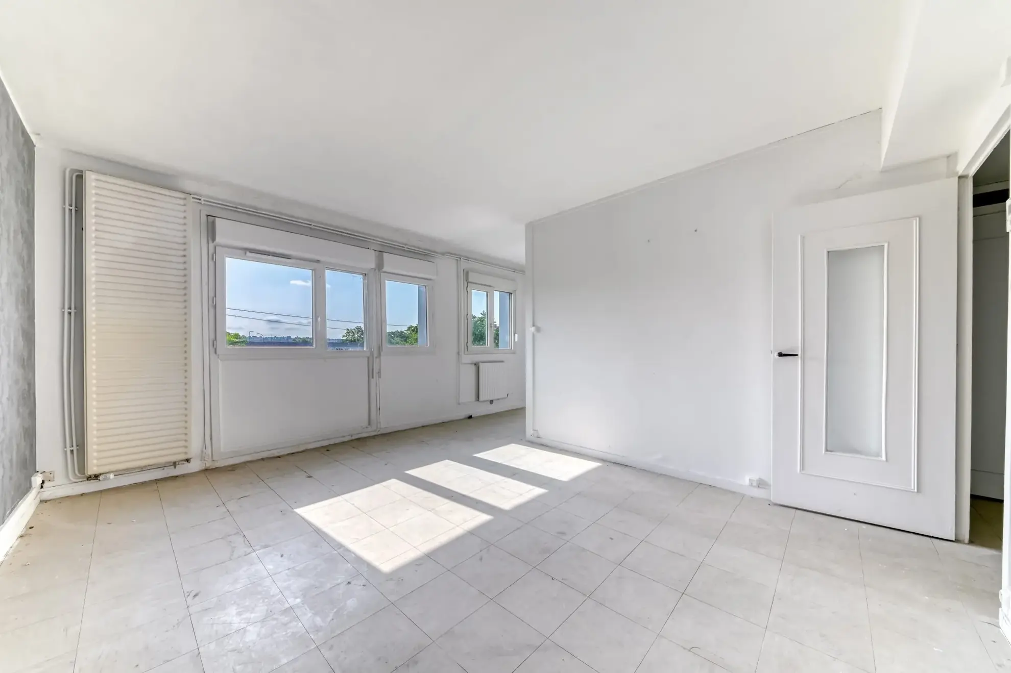 A vendre appartement T2 à Grigny, proche commodités, avec parking et faible consommation énergétique 