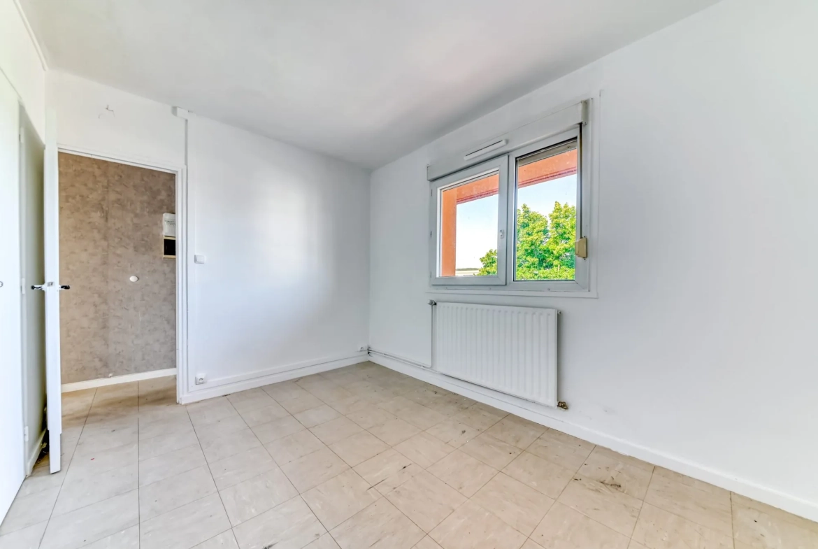 A vendre appartement T2 à Grigny, proche commodités, avec parking et faible consommation énergétique 