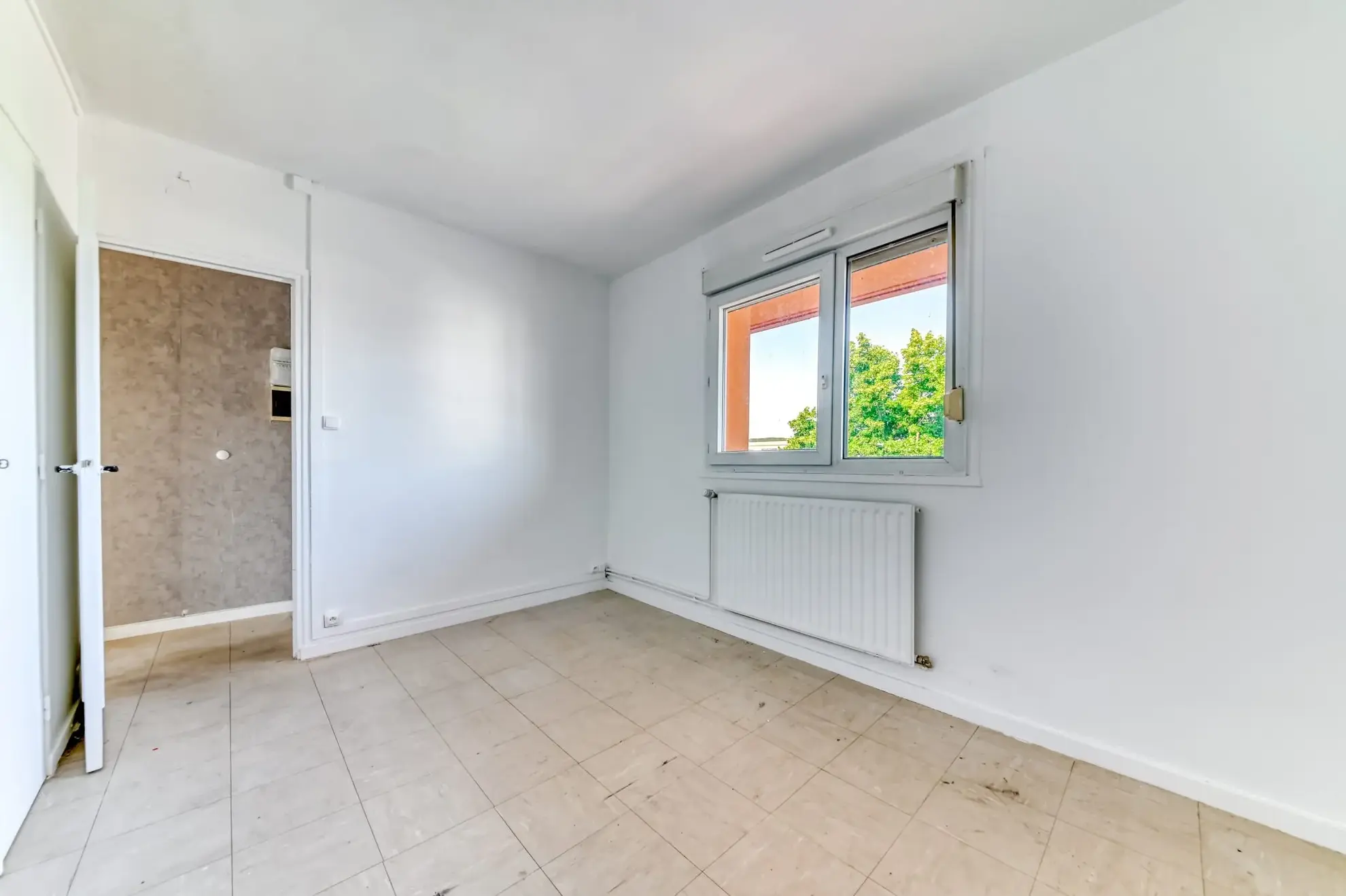 A vendre appartement T2 à Grigny, proche commodités, avec parking et faible consommation énergétique 