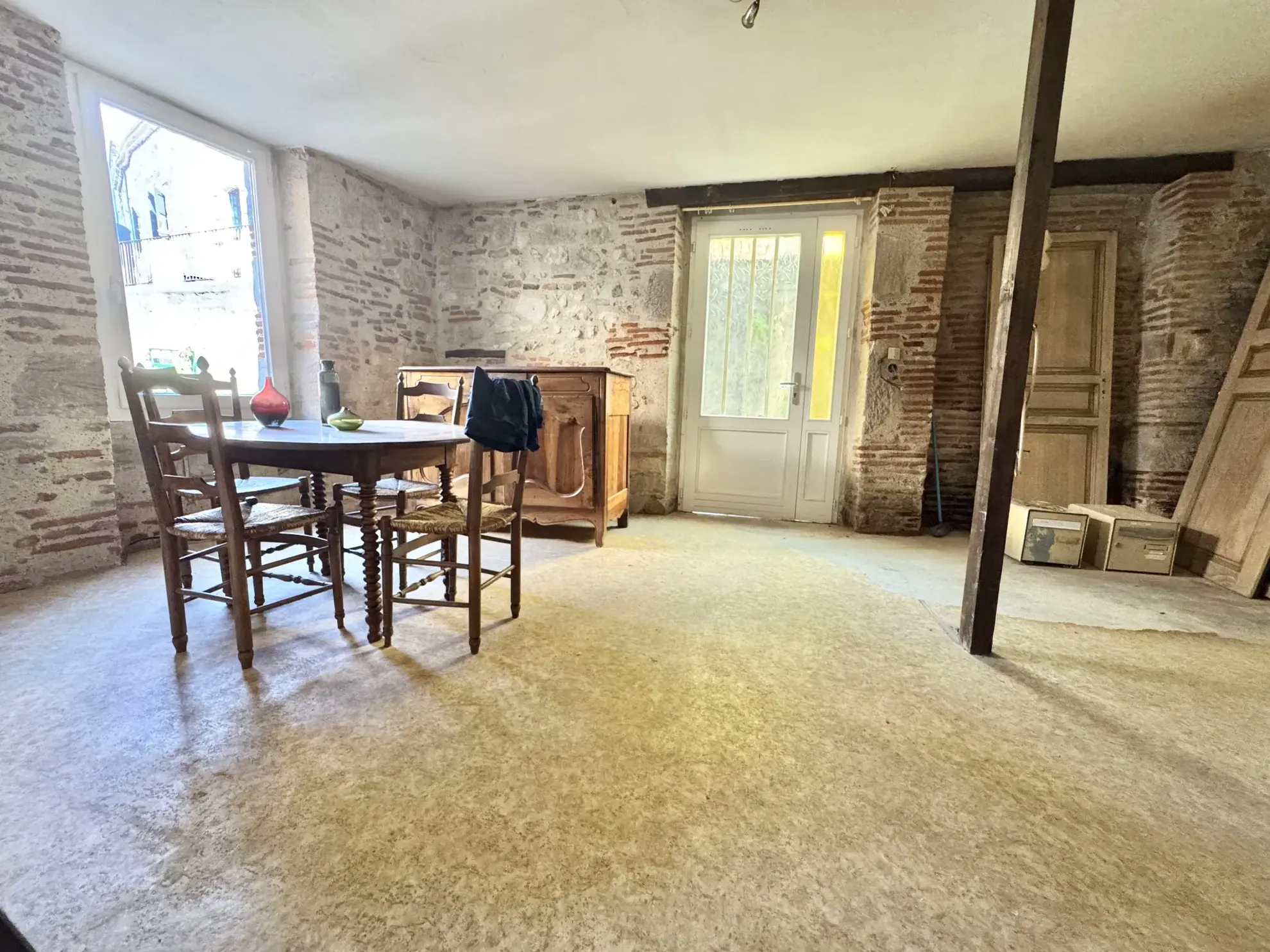 Immeuble à vendre à Penne d’Agenais avec trois appartements, proche du bourg médiéval 