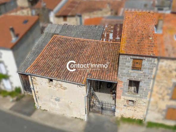 Ensemble immobilier en pierre à Vassel à rénover pour investissement ou résidence