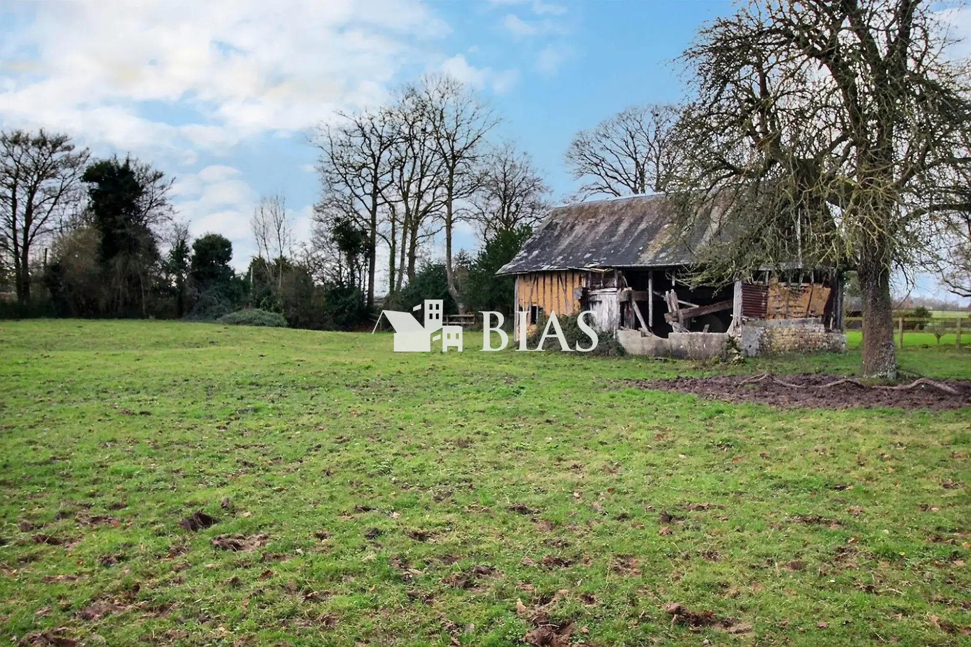 Ancien pressoir normand à réhabiliter à Pont-Audemer – Terrain 4500 m² 