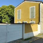 Maison de village à Langon avec terrasse, jardin et parking, proche commodités