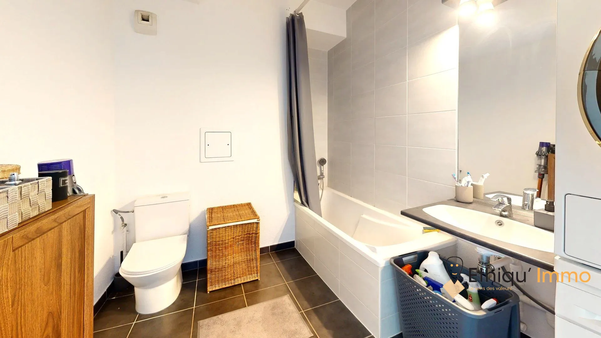 Charmant appartement 2 pièces avec balcon et garage à Strasbourg 