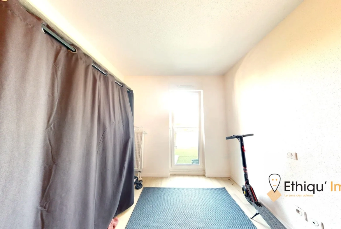 Charmant appartement 2 pièces avec balcon et garage à Strasbourg 