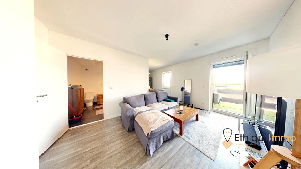 Charmant appartement 2 pièces avec balcon et garage à Strasbourg