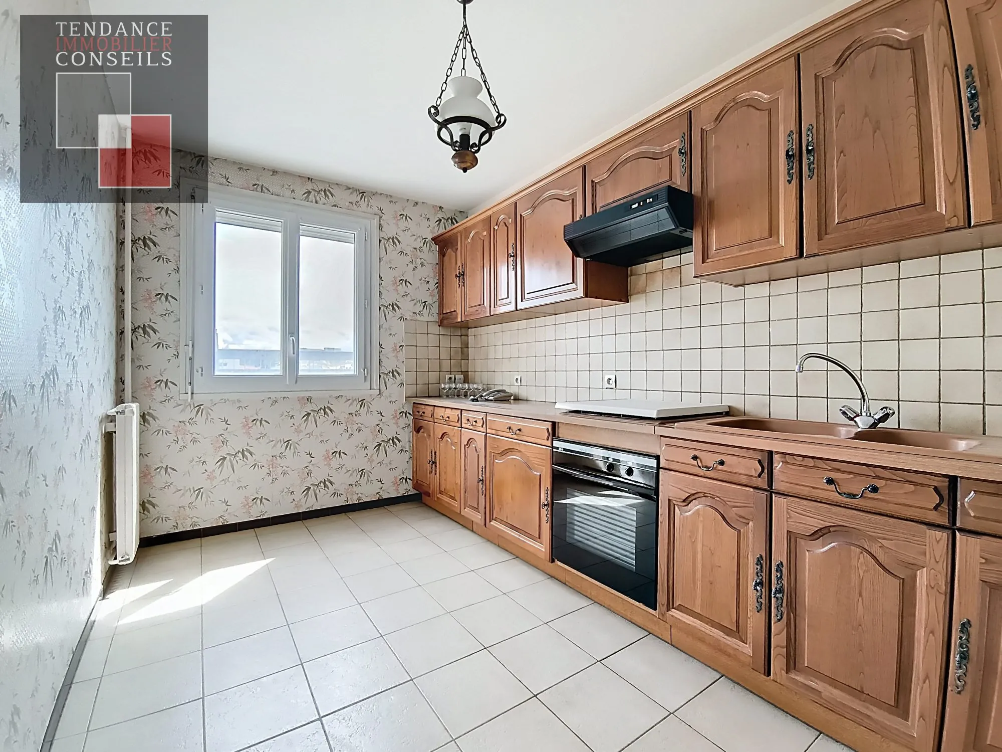 Appartement T4 avec garage à Mâcon, vue sur la Saône, proximité centre-ville 