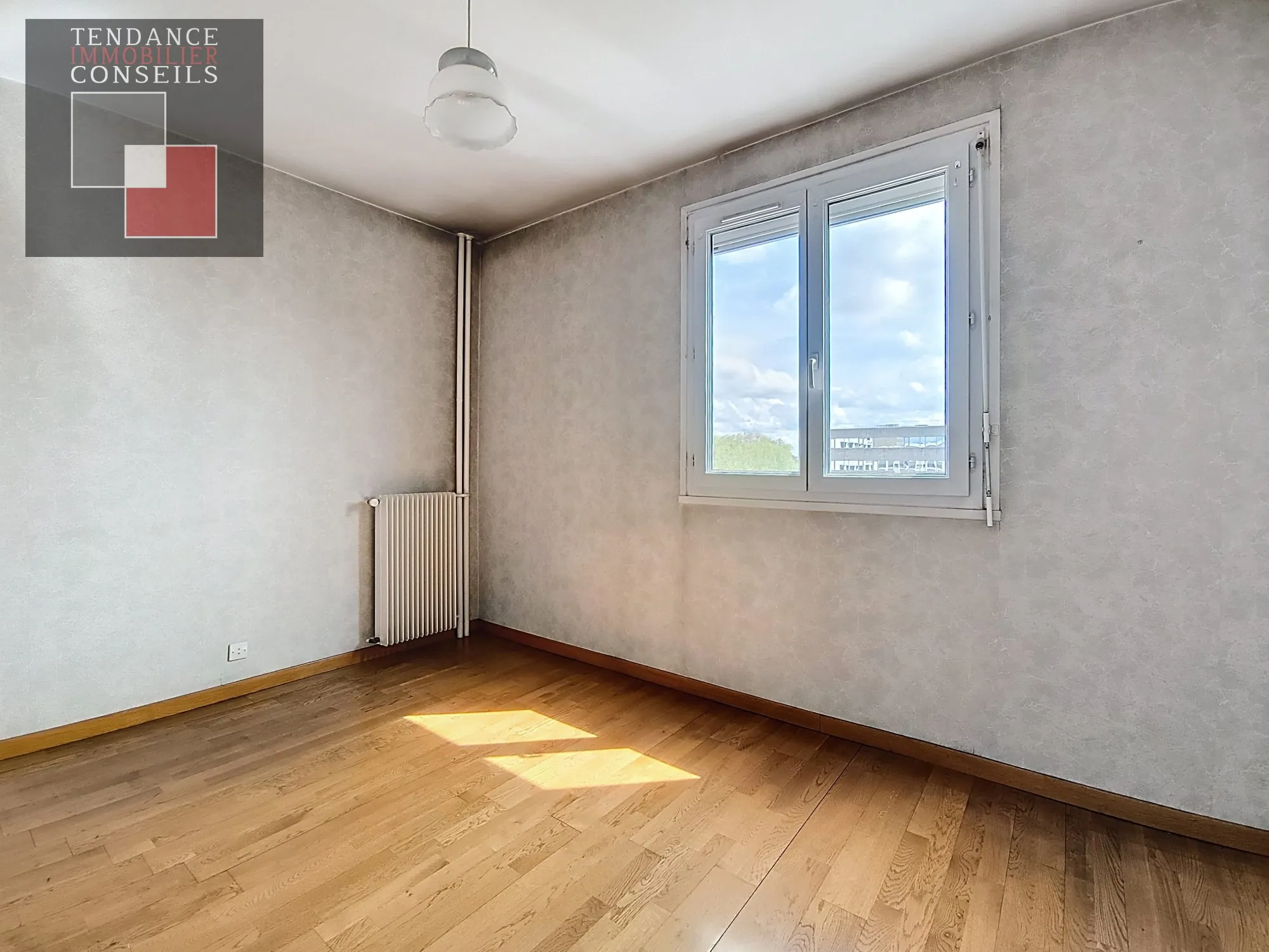Appartement T4 avec garage à Mâcon, vue sur la Saône, proximité centre-ville 