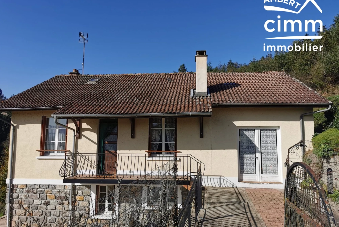 Maison familiale avec jardin à Ambert - 4 chambres, vue dégagée, 124 950 € 