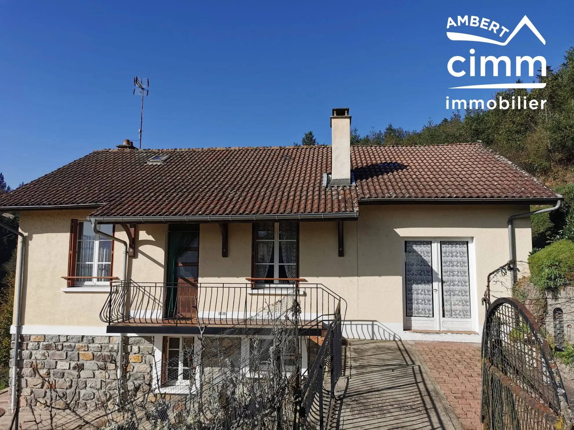Maison familiale avec jardin à Ambert - 4 chambres, vue dégagée, 124 950 € 