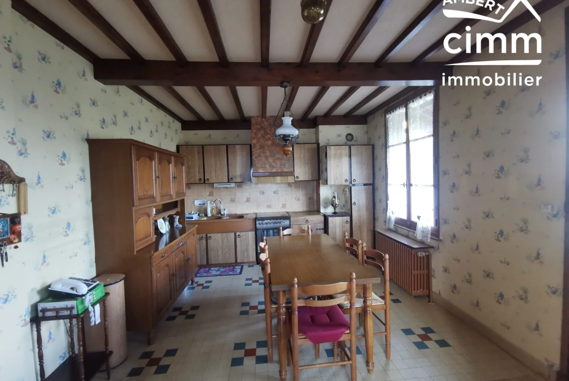 Maison familiale avec jardin à Ambert - 4 chambres, vue dégagée, 124 950 € 